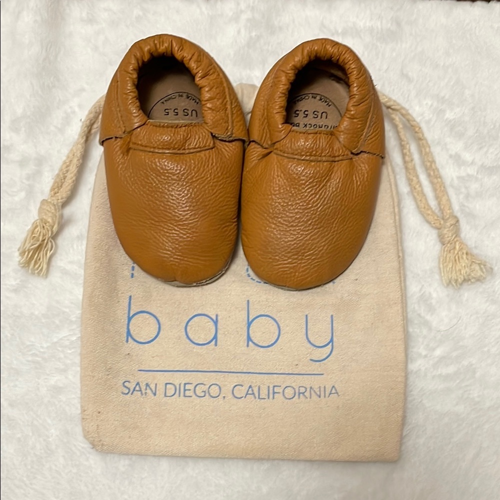 Bird Rock Baby Classic Brown leather Moccasins 5.5 Fringeless
